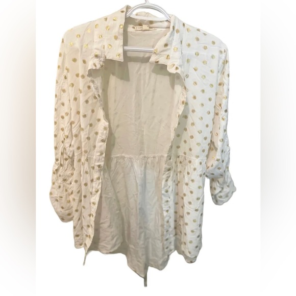 📌Polka-dot button down blouse - Picture 2 of 3